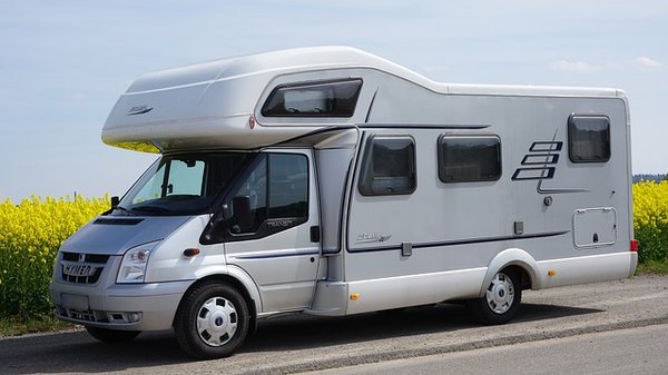 Guide de la recharge d'une batterie de camping-car